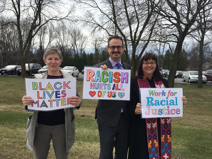 Vigil for Racial Justice outside of UU congregation in Milwaukee